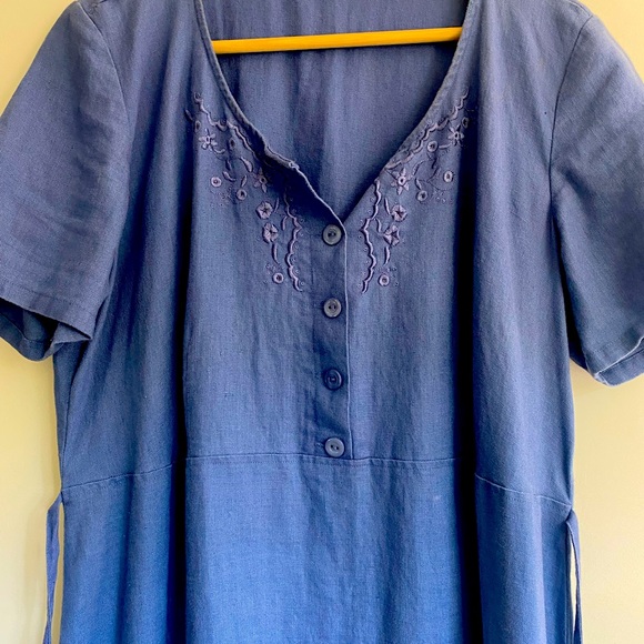 Linen Dress with ties. - Picture 2 of 4